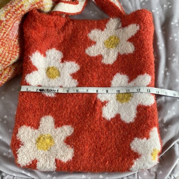 Free People Floral a tote and Scarf - Picture 10 of 16